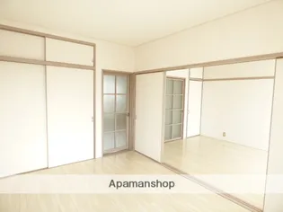 ファミール7 B棟【2階】の居間