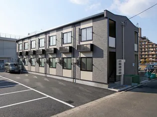 レオパレスしおり【204号室】の外観