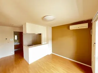 コンフィード【1階】の居間