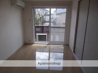 ブルーレトワール【1階】の居間