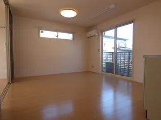 メルヴェーユ青山 A【1階】の居間