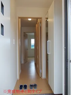 カーサ マルモ【1階】の玄関