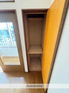 ハイツアイリス【2階】の内装