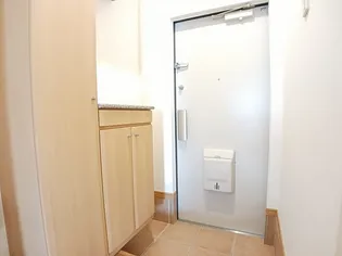 グランデ・フィオーレ ⅠーB【1階】の玄関