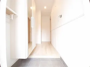 イ・ミリ スピード マスター【1階】の玄関