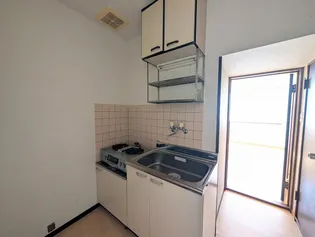 サンパレス大町【106号室】のキッチン