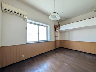 サンパレス大町【103号室】の居間