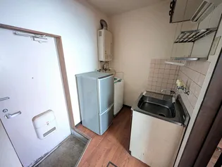 サンパレス大町【103号室】の玄関