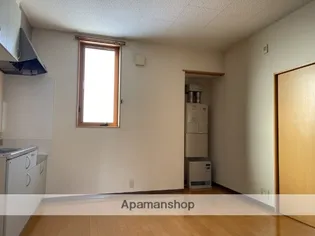 テネメント梅津【203号室】の居間