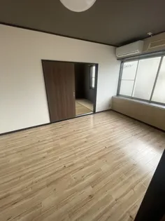 サンライフ三啓【13号室】の居間