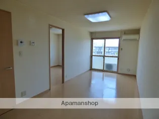 シャインパークカガヤB【202号室】の居間