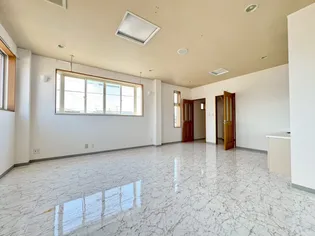 フルール【1階】の居間