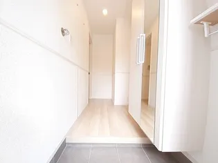 イ・ミリ スピード マスター【1階】の玄関