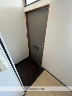 佐藤アパート【1階】の玄関