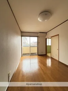 クレールSAKURA B【102号室】の居間