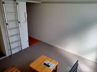 レオパレス桜【104号室】の居間