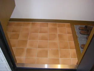 メゾンしみず【1階】の玄関