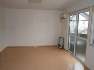 モーニンググローリー B【2階】の居間