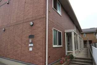 ロイヤルコート茨島【1階】の外観