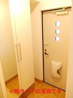 プラザステラ【1階】の玄関