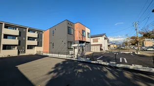 リサイア【1階】の外観