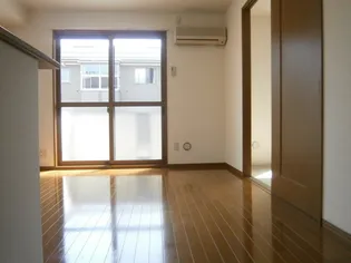 ロイヤルタウン広面 A【1階】の居間