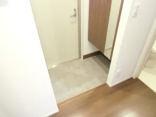 ブレジオぴあ【1階】の玄関