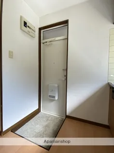 レジデンスこだま【203号室】の玄関