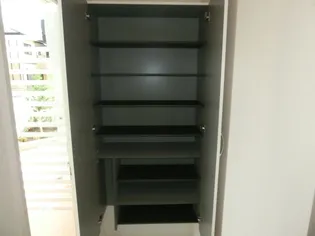 ノールロワール A【1階】の玄関