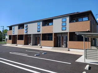 フラワールピナス【1階】の外観