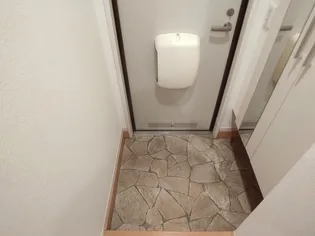 サンファースト A【1階】の玄関