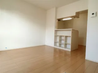 サンファースト A【1階】の居間