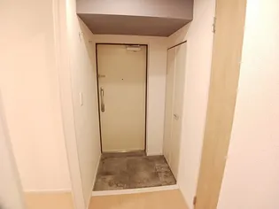 エルドール【4階】の玄関