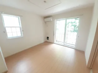 アイランド ヒルズ つくば Ⅱ【101号室】の居間