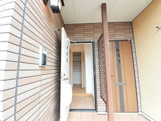 チヨ タウンC【1階】の玄関