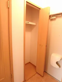 ウエスト・アヴェニュー【2階】の内装