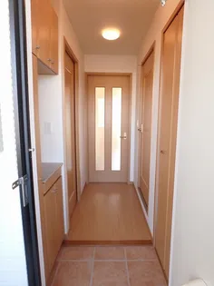 ウエスト・アヴェニュー【2階】の玄関