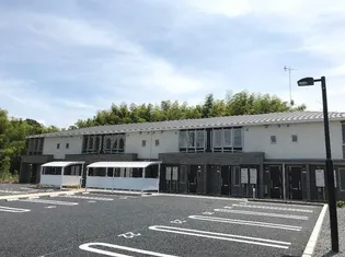 マルベリーアイズ【2階】の外観