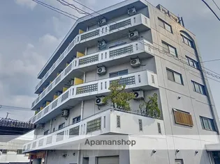 ドミール中村【5階】の外観