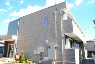 エルムスの画像