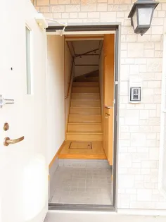 アルシオネB【2階】の玄関