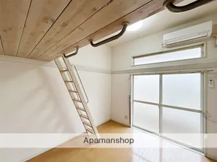 ルミエール【1階】の居間