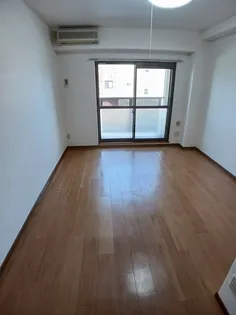 グロウステイト E【2階】の居間