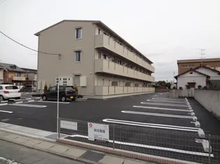 FRAU【1階】の外観