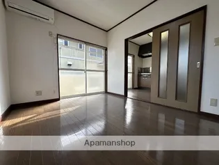 ヴェルディ敷島【101号室】の居間