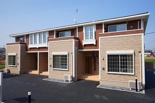 ラ・ヴィエルジュ【2階】の外観