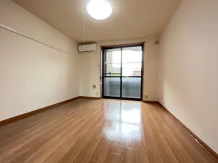 クリザンティーム【1階】の居間