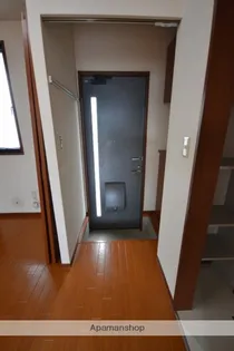 ブルーバード【1階】の玄関