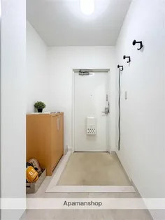 ライジングサン【1階】の玄関