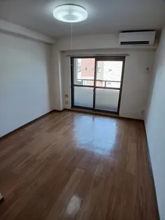 グロウステイト E【2階】の居間